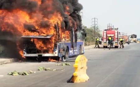 मोठी बातमी : चाकण एमआयडीसीत धावती PMPML बस भस्मसात; चालक-वाहकाच्या सतर्कतेने ५० कामगारांचे प्राण वाचले..!