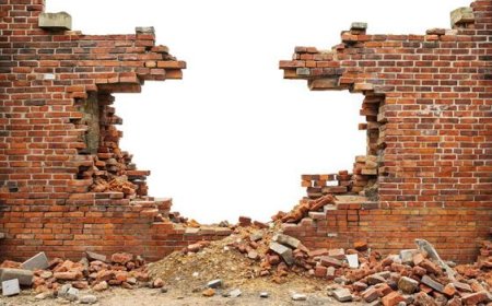 मोठी बातमी : कंपनीची भिंत अंगावर कोसळून मजूर दाम्पत्याचा मृत्यू; तळवडे येथील धक्कादायक घटना..!