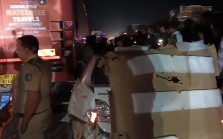 अपघात : लेन ओलांडली अन होत्याचे नव्हते झाले! मंचरमध्ये कार-बसचा भीषण अपघात; पती-पत्नीसह आईचा जागीच मृत्यू..!