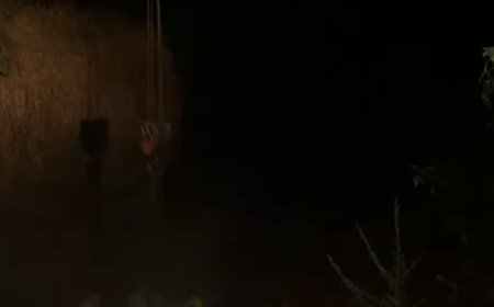 मोठी बातमी : चाकणमध्ये थरार! रिक्षा थेट संग्रामदुर्ग किल्ल्याच्या खंदकात कोसळली; चालक जखमी..!