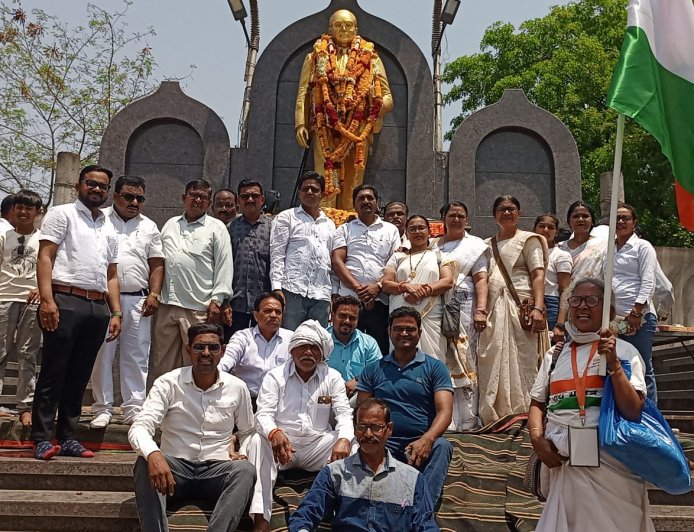 डॉ. बाबासाहेब आंबेडकर जयंती निमित्त त्यांच्या कार्याला उजाळा.! त्रिमूर्ती चौक येथे मोठ्या उत्साहात जयंती साजरी...