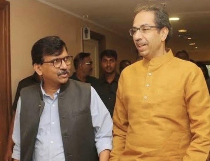 राजकीय आरसा || वाघाची ओळख गर्जनेने नाही, तर लढाईने होते: शिवसेनेच्या वाटचालीवर आत्मचिंतनाचा आरसा!