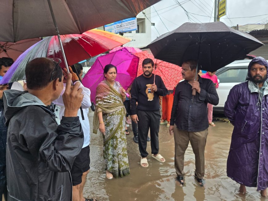 Rain Update || चाकणमध्ये मुसळधार पावसाचा फटका; नगराध्यक्षा व नगरसेवकांकडून पूरग्रस्त भागाची पाहणी व नागरिकांना धीर...!