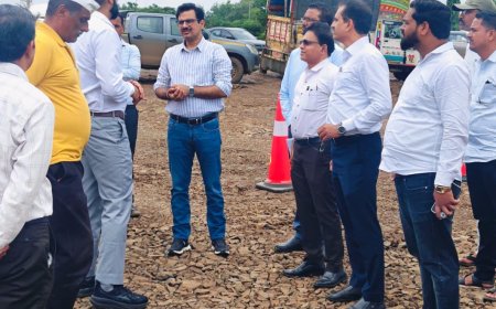 Road Activity || चाकण औद्योगिक क्षेत्रातील रस्ते व वाहतूक प्रश्नांना वेग; एमआयडीसी सीईओ आणि जिल्हाधिकाऱ्यांकडून प्रत्यक्ष पाहणी..!